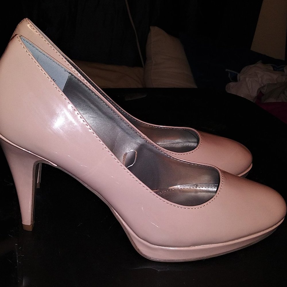 Beige Worthington Jean Pumps